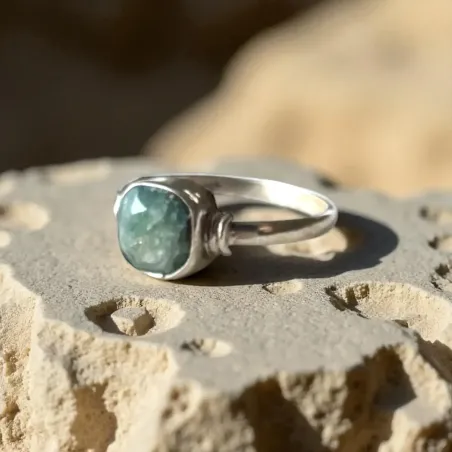 Bague Neptune Émeraude – Guérison & Éveil du Cœur