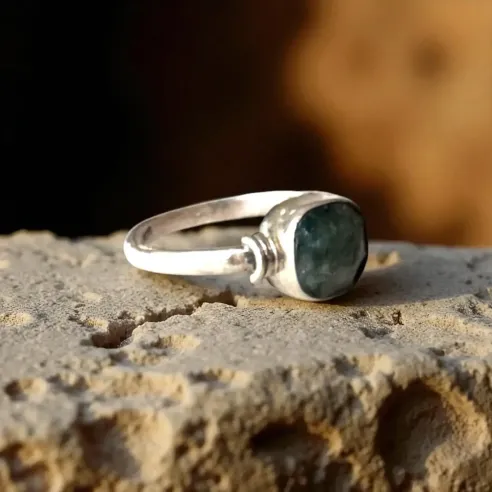 Bague Neptune Émeraude – Guérison & Éveil du Cœur