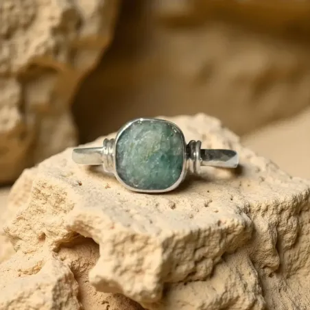 Bague Neptune Émeraude – Guérison & Éveil du Cœur