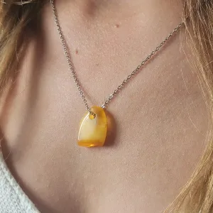 Pendentif ambre naturel – Énergie solaire & protection