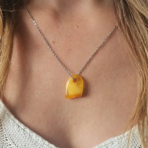 Pendentif ambre naturel – Énergie solaire & protection