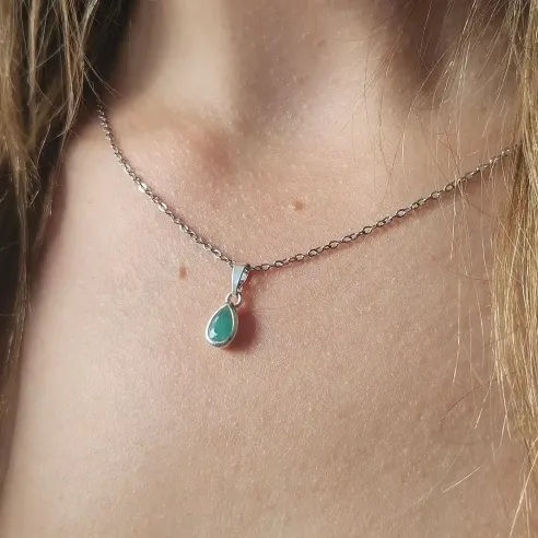 Pendentif en Émeraude naturelle – Amour & Guérison du cœur