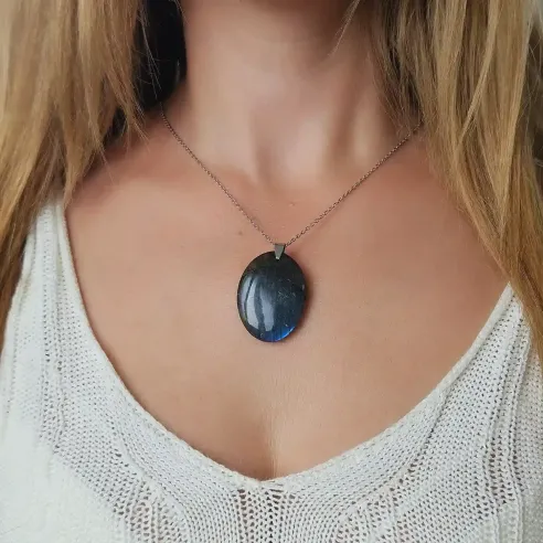 Pendentif en Labradorite Ovale – Protection et Intuition