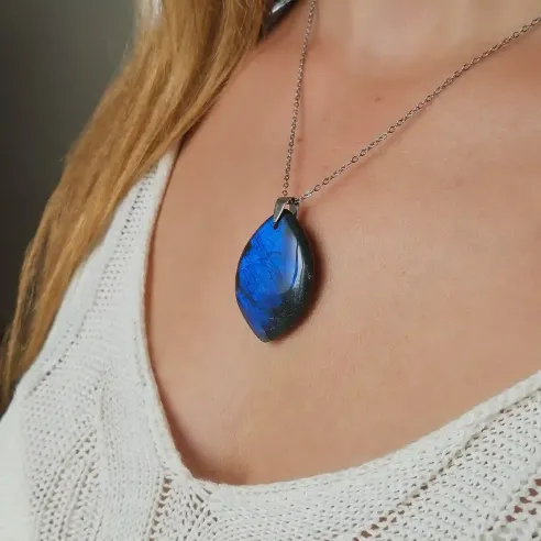 Pendentif en Labradorite Marquise – Intuition & Protection