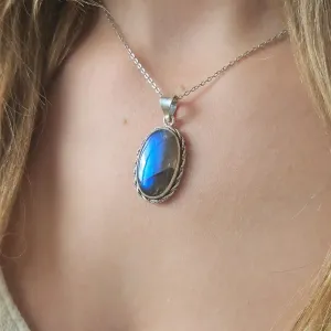 Pendentif Labradorite bleutée ovale - protection énergétique