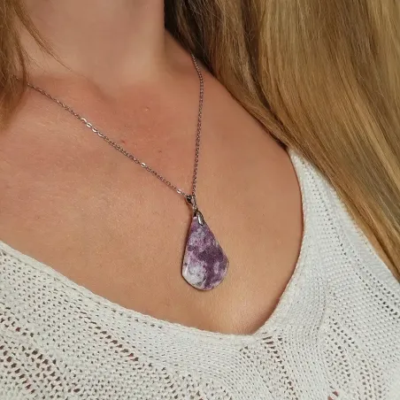 Pendentif Tourmaline Rose Triangulaire – Amour et Guérison du Cœur