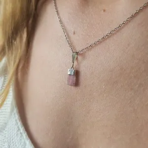 Pendentif Tourmaline Rose – Amour et guérison du cœur en argent