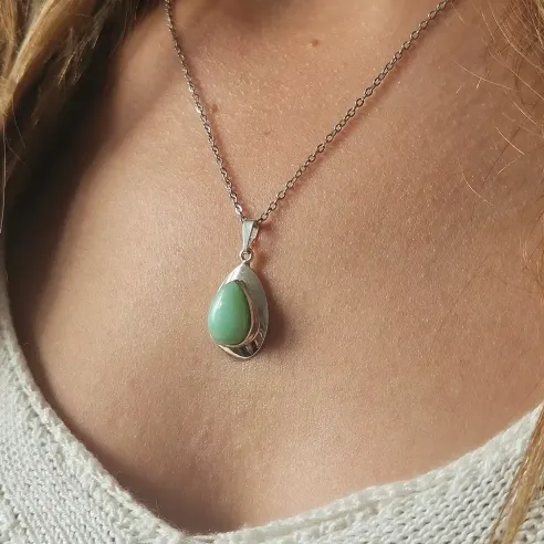 Pendentif en Jade goutte - symbole de paix et protection