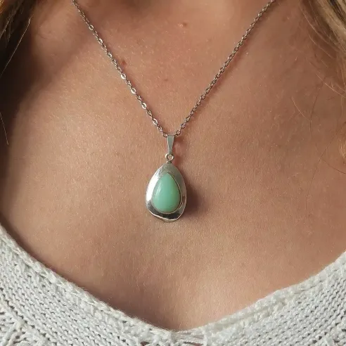 Pendentif en Jade goutte - symbole de paix et protection