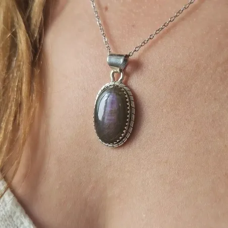 Pendentif Labradorite Violette Ovale – Argent Tressé