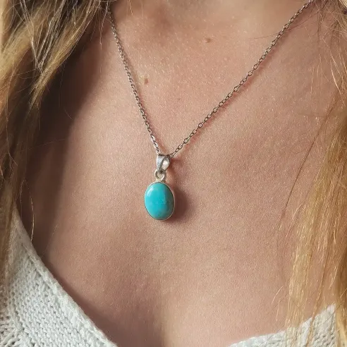 Pendentif Turquoise Naturelle – Communication & Protection