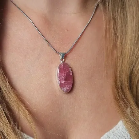 Pendentif cobaltocalcite – Amour et douceur vibratoire