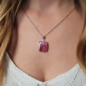 Pendentif cobaltocalcite – Amour et douceur vibratoire