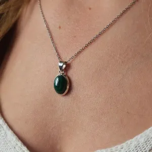 Pendentif malachite ovale argent – Protection et équilibre