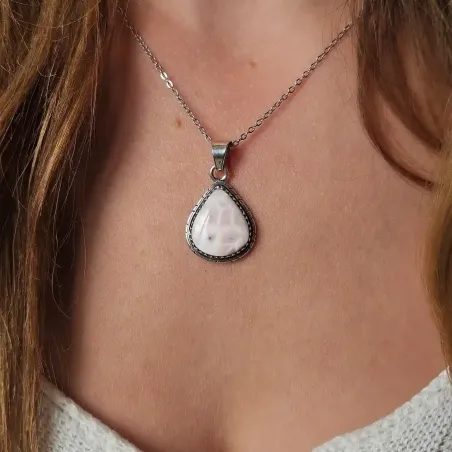 Pendentif Opale Rose naturelle – Douceur et guérison du cœur