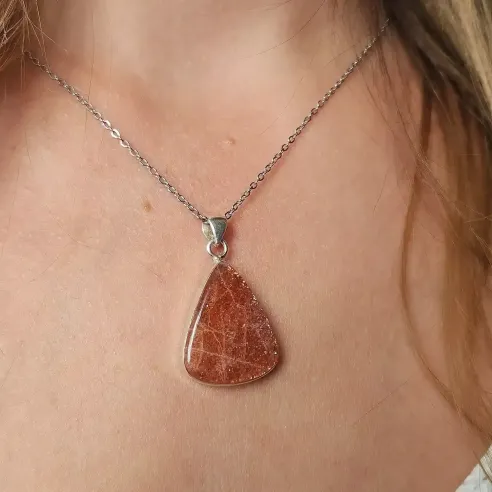 Pendentif Pierre de soleil argent forme triangle vitalité