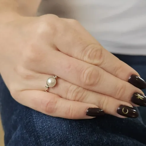 Bague Vesta Perle – Féminité Sacrée & Équilibre Intérieur