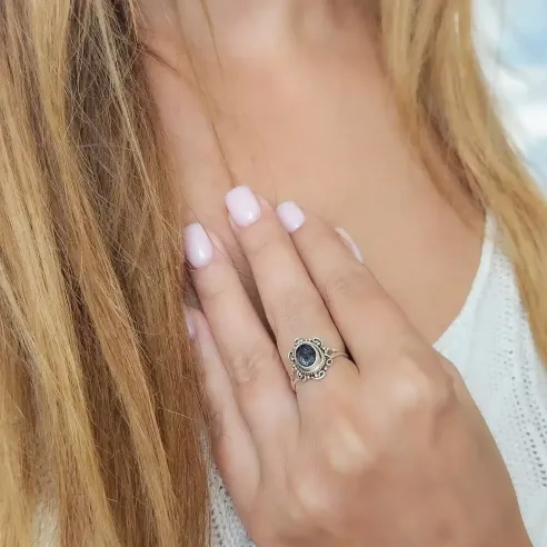Bague Saphir Juliette – Argent fleuri et sagesse intérieure