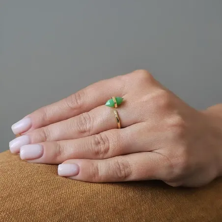 Bague Jade en Pointe – Argent plaqué or & énergie du cœur