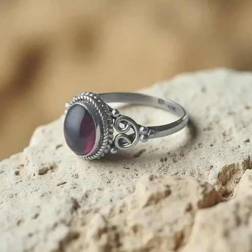 Bague Liriem Grenat – Force Intérieure & Vitalité Émotionnelle