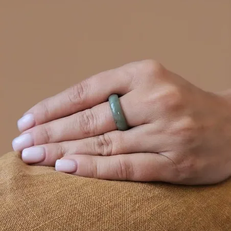 Anneau de Jade Naturel – chance & paix intérieure