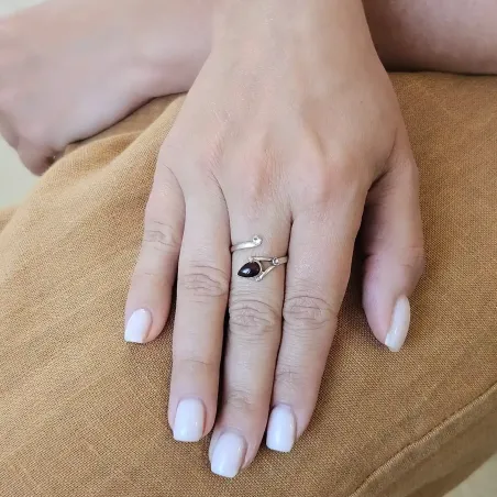 Bague grenat Mirel – Argent réglable - Ancrage & force douce