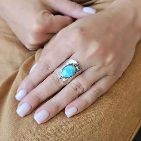 Bague Larimar et Martelée – Sérénité & Expression Sacrée