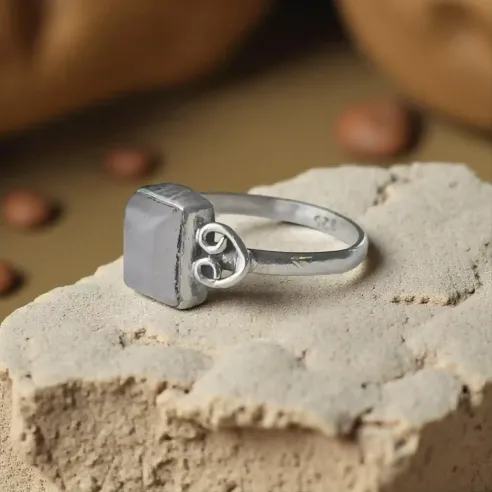 Bague arwen Quartz Rose – Douceur Émotionnelle & Amour