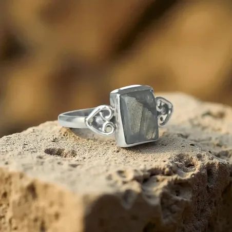 Bague Arwen Labradorite – Intuition & Protection Énergétique