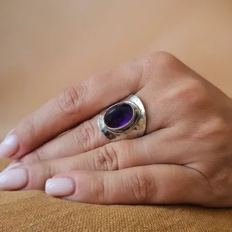 Bague Améthyste et Argent Martelée – Sagesse & Sérénité