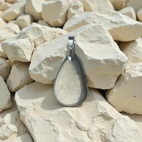 Pendentif Pyrite Goutte ovale – Protection & Confiance Intérieure