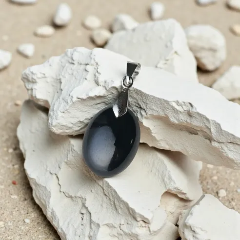 Pendentif Spinelle Noire Ovale – Bouclier énergie & Ancrage