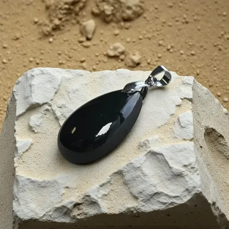 Pendentif Spinelle Noire goutte – Bouclier énergie & Ancrage