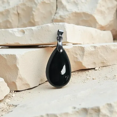 Pendentif Spinelle Noire goutte – Bouclier énergie & Ancrage