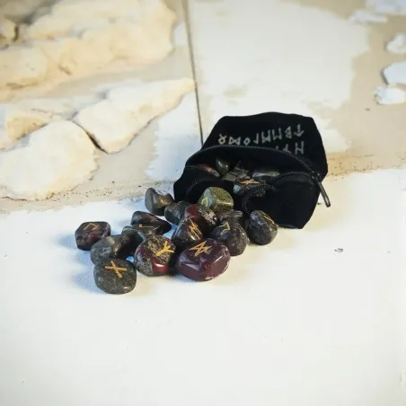 Runes en Unakite – Divination Nordique & Guérison Émotionnelle