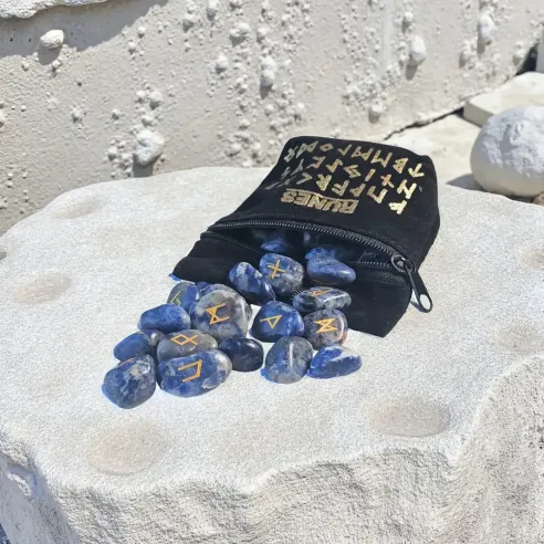 Runes en Lapis Lazuli – Intuition & Sagesse Spirituelle