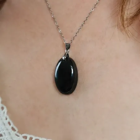 Pendentif Spinelle Noire Ovale – Bouclier énergie & Ancrage
