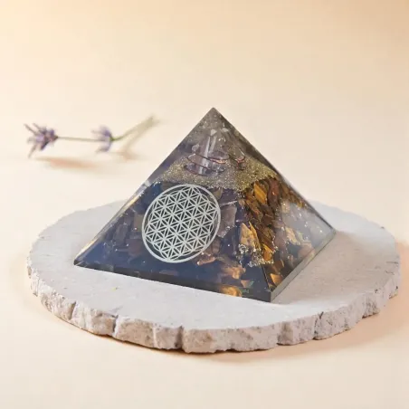 Pyramide Orgonite Œil du Tigre – Protection Énergétique et Ancrage