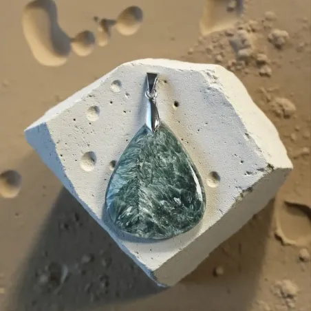 Pendentif Séraphinite Auralis – Angélique de Guérison & Paix