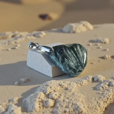Pendentif Séraphinite Lyraë – Céleste & Guérison du Cœur