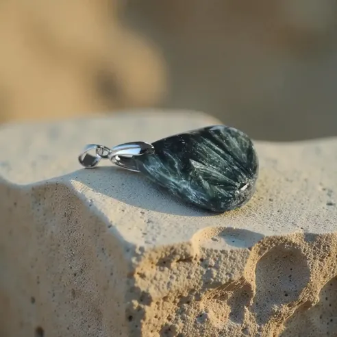 Pendentif Séraphinite Lyraë – Céleste & Guérison du Cœur