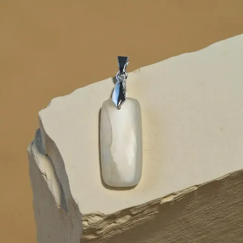 Pendentif Maelis Pierre de Lune – Intuition & Émotions Équilibrées