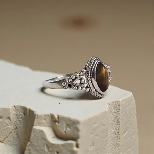 Bague Nolwenn Oeil de Tigre – Ancrage & Protection Énergétique