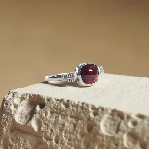 Bague Sylia Grenat – Énergie Vitale & Ancrage Émotionnel