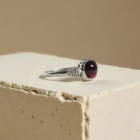 Bague Sylia Grenat – Énergie Vitale & Ancrage Émotionnel