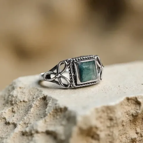 Bague Lysandre Émeraude – Cœur Ouvert, Amour & Renouveau