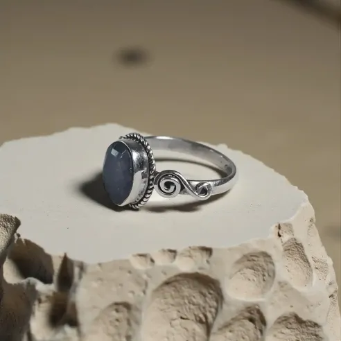 Bague Sylvestre Saphir – Sagesse, Concentration & Clarté Mentale