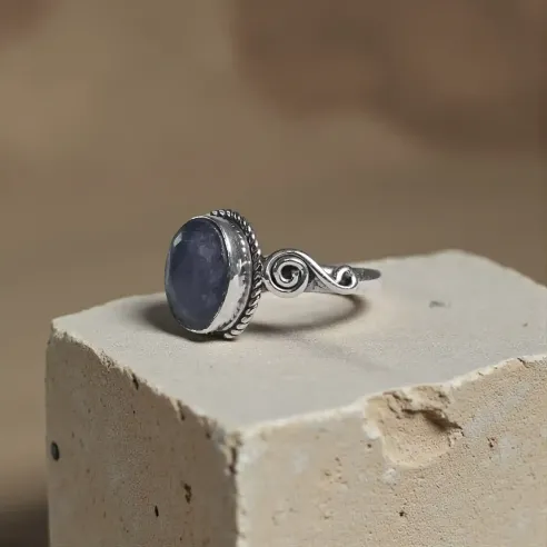 Bague Sylvestre Saphir – Sagesse, Concentration & Clarté Mentale