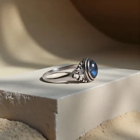 Bague Nyra Labradorite – Intuition & Bouclier Protecteur