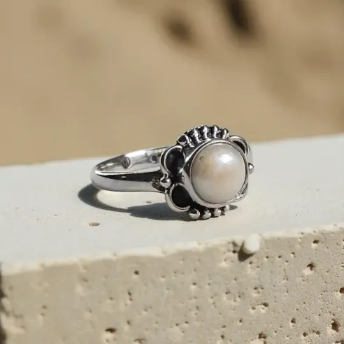 Bague Célia Perle – Intuition, Douceur & Féminin Sacré